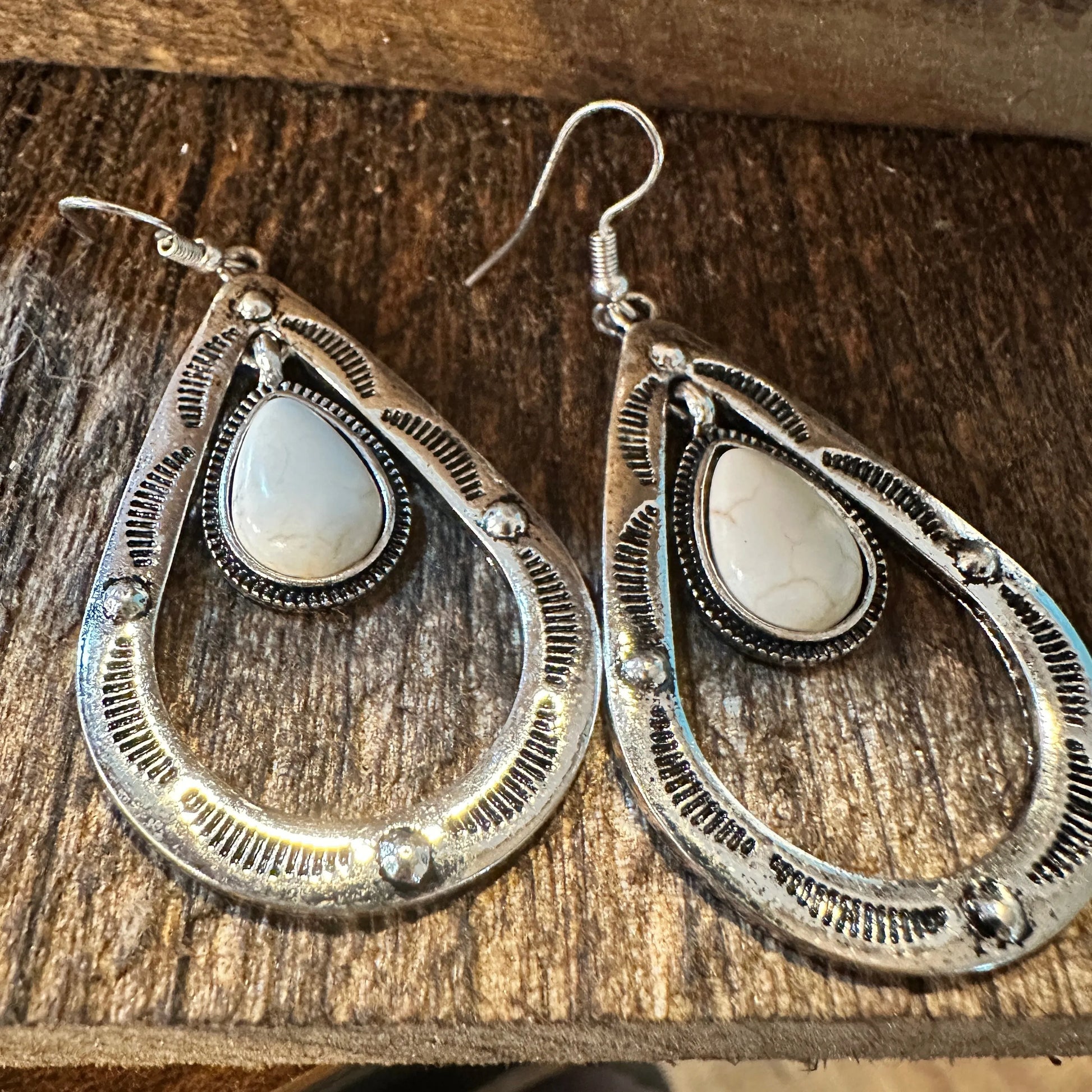Boho Hippie Cowgirl Western Stamped White Stone Teardrop Silver Earrings, Gift Box - Silver Elegant