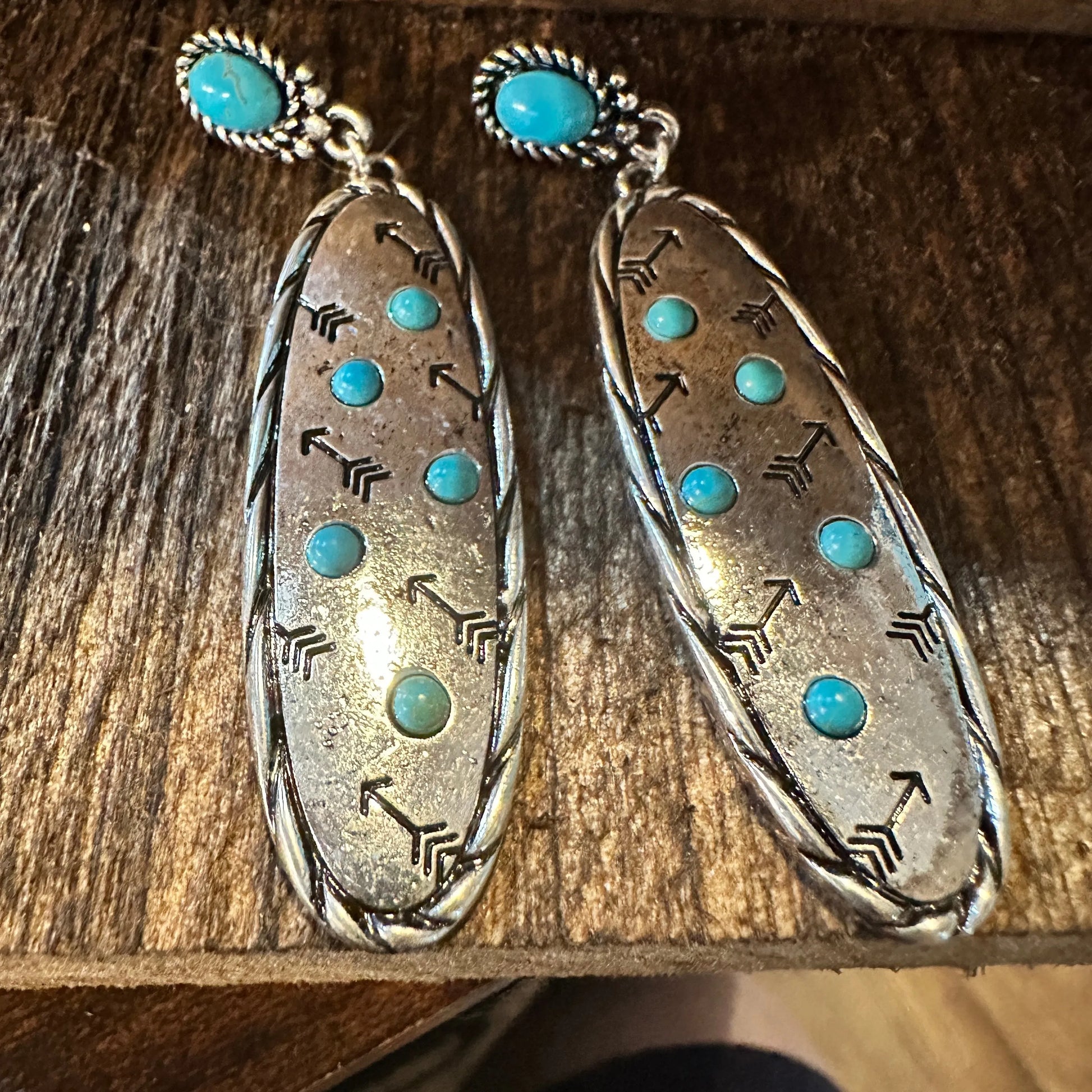 Boho Hippie Cowgirl Western Stamped Stone Earrings - Cactus Thunderbolt Arrows, Gift Box - Silver Elegant
