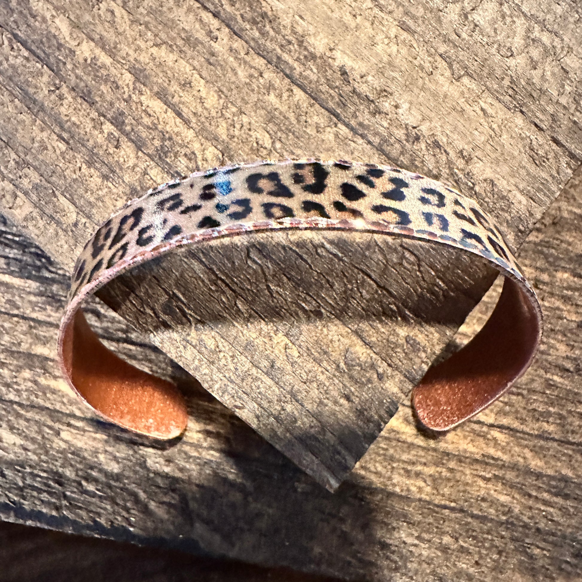 Handmade Boho Copper Narrow Cuff Bracelet, Diamond Cut Leopard Design, Gift Box - Silver Elegant