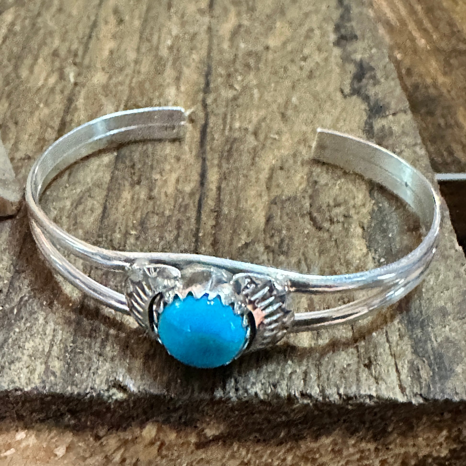 Handmade Navajo Style Sterling Silver & Turquoise Baby Cluster Cuff Bracelet Silver Elegant