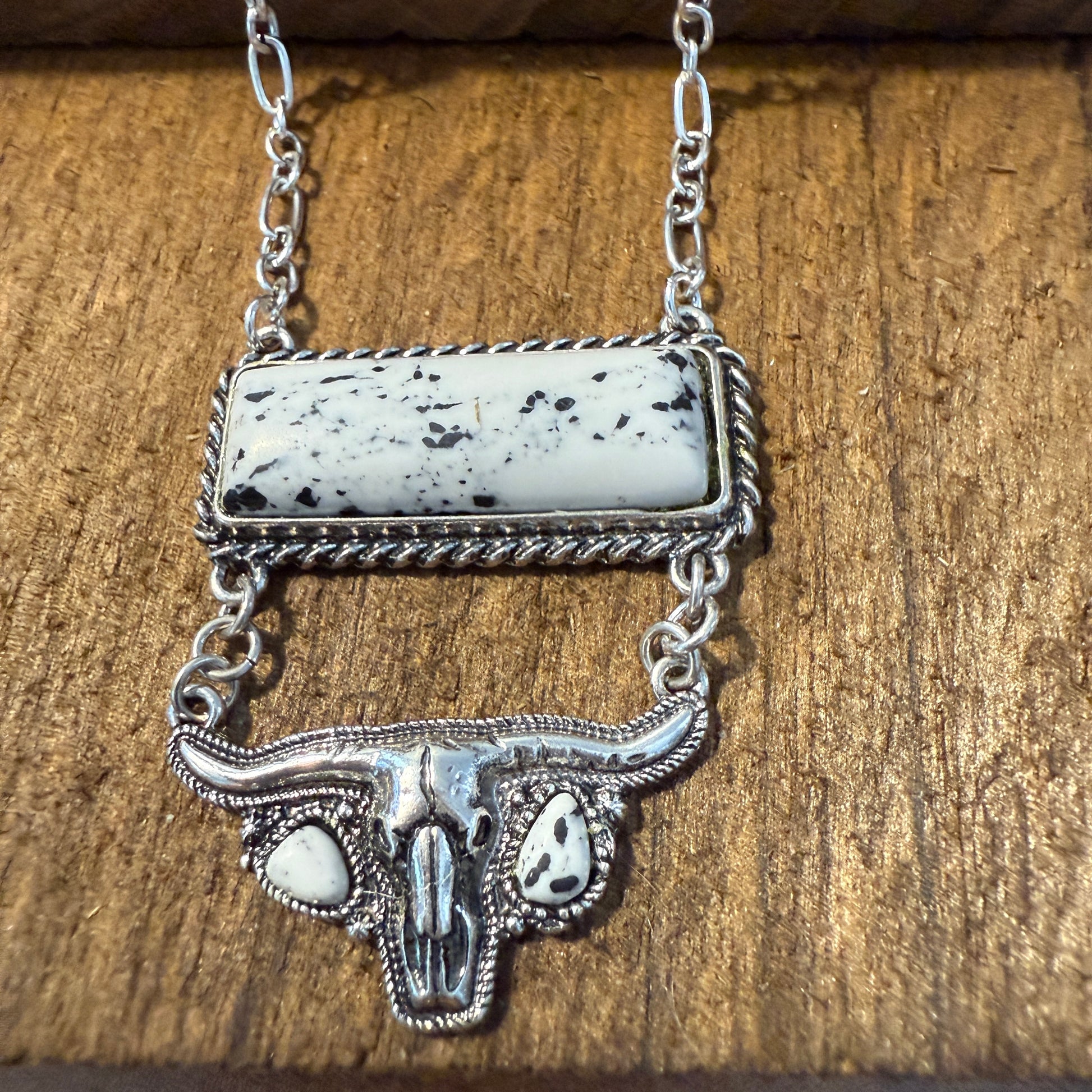 Western Steerhead White Buffalo Dahlia Chain Necklace Silver Elegant