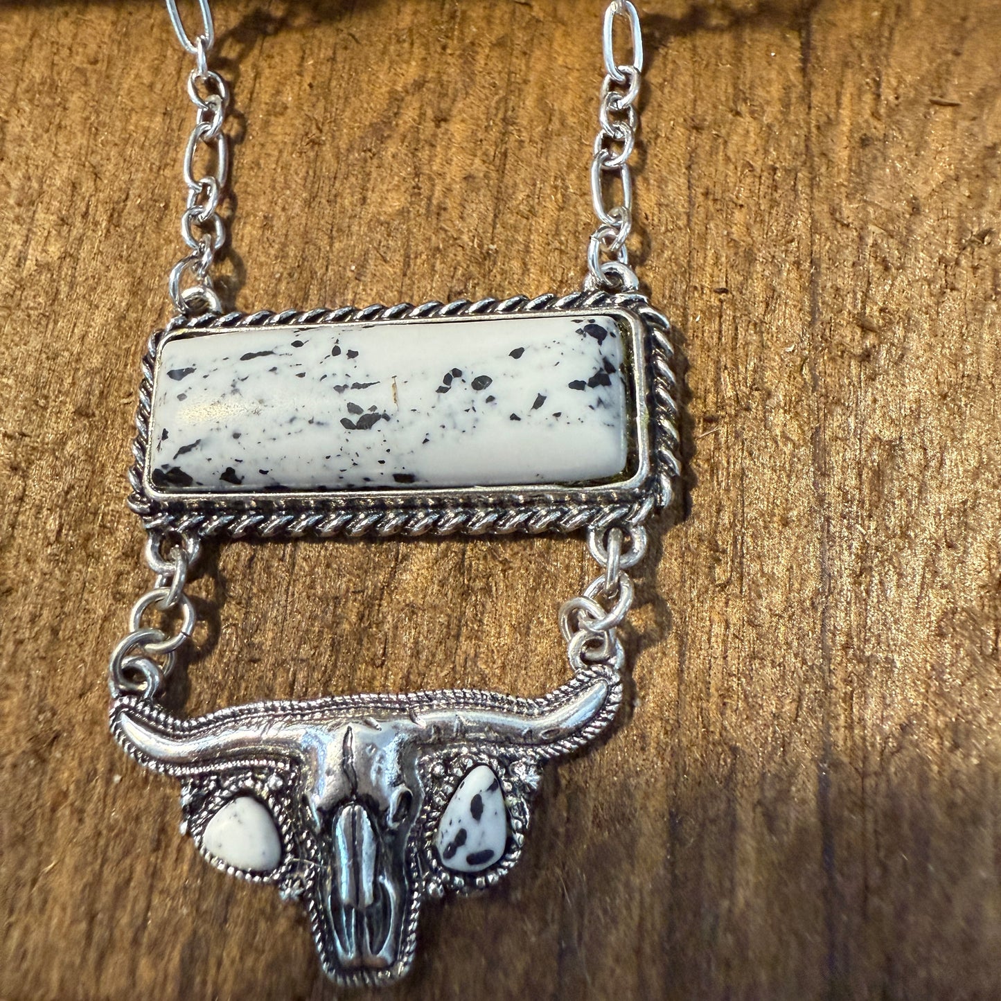 Western Steerhead White Buffalo Dahlia Chain Necklace Silver Elegant
