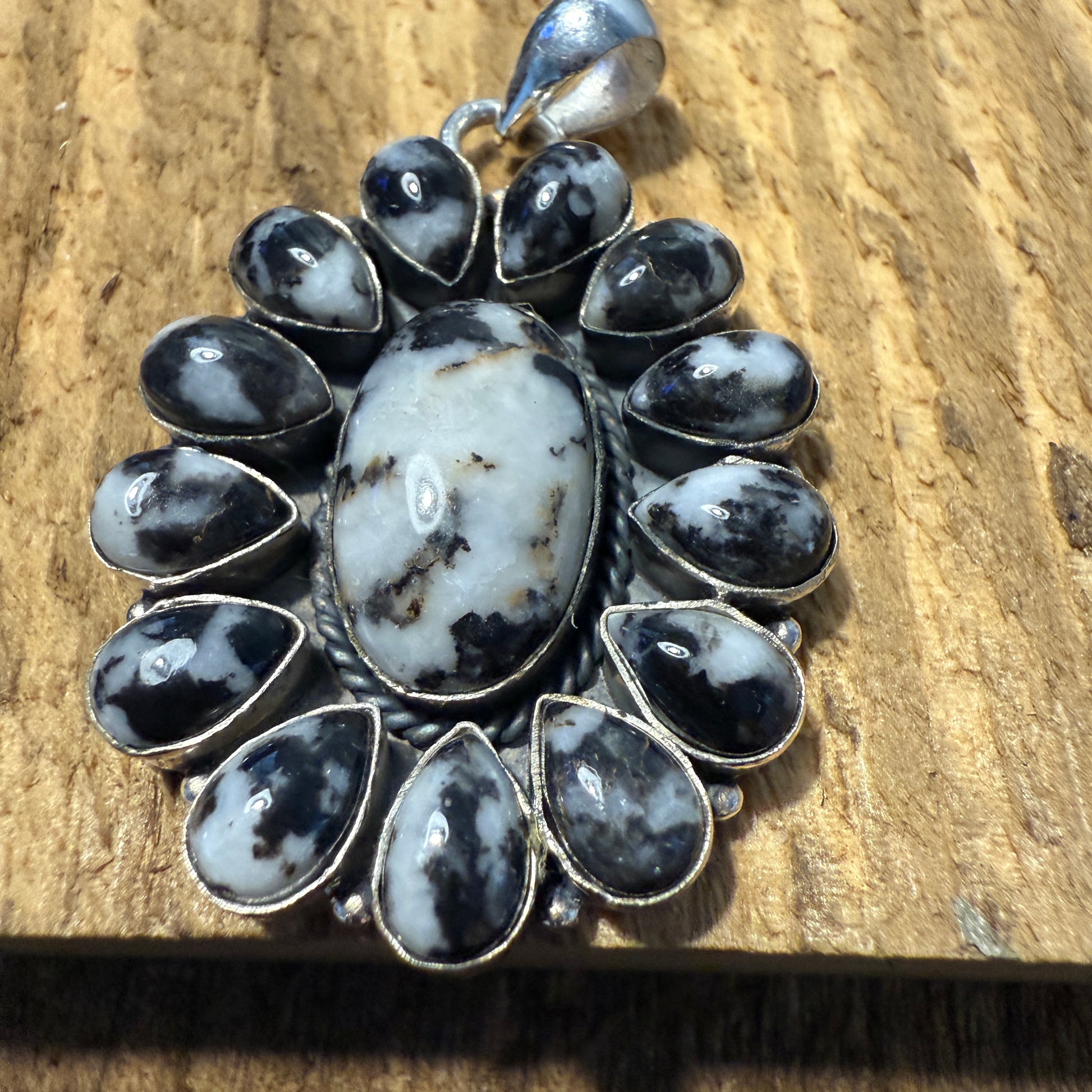 White Buffalo Dahlia Turquoise Gemstone Navajo Pendant Silver Elegant