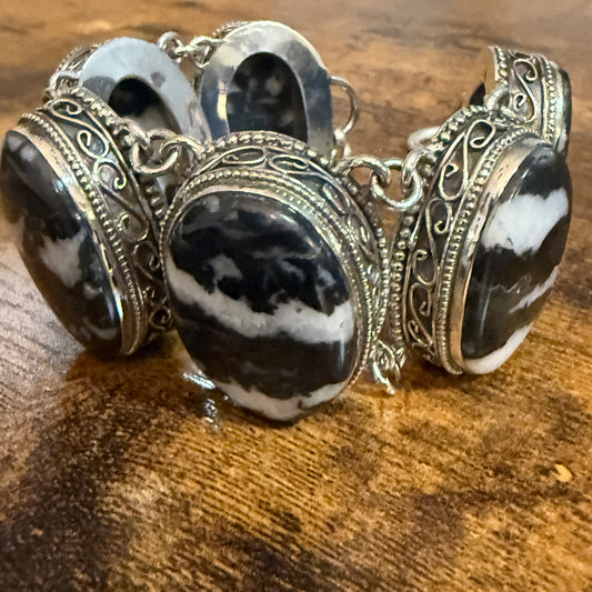 White Buffalo Turquoise Dalhia Gemstone Link Bracelet Sterling Silver Silver Elegant