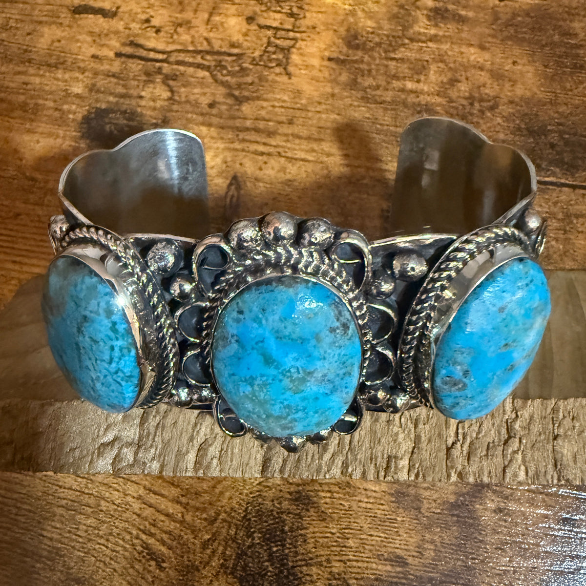 Native Inspired Kingman Turquoise Cuff Bracelet Nickel Silver Signed Cleveland Silver Elegant