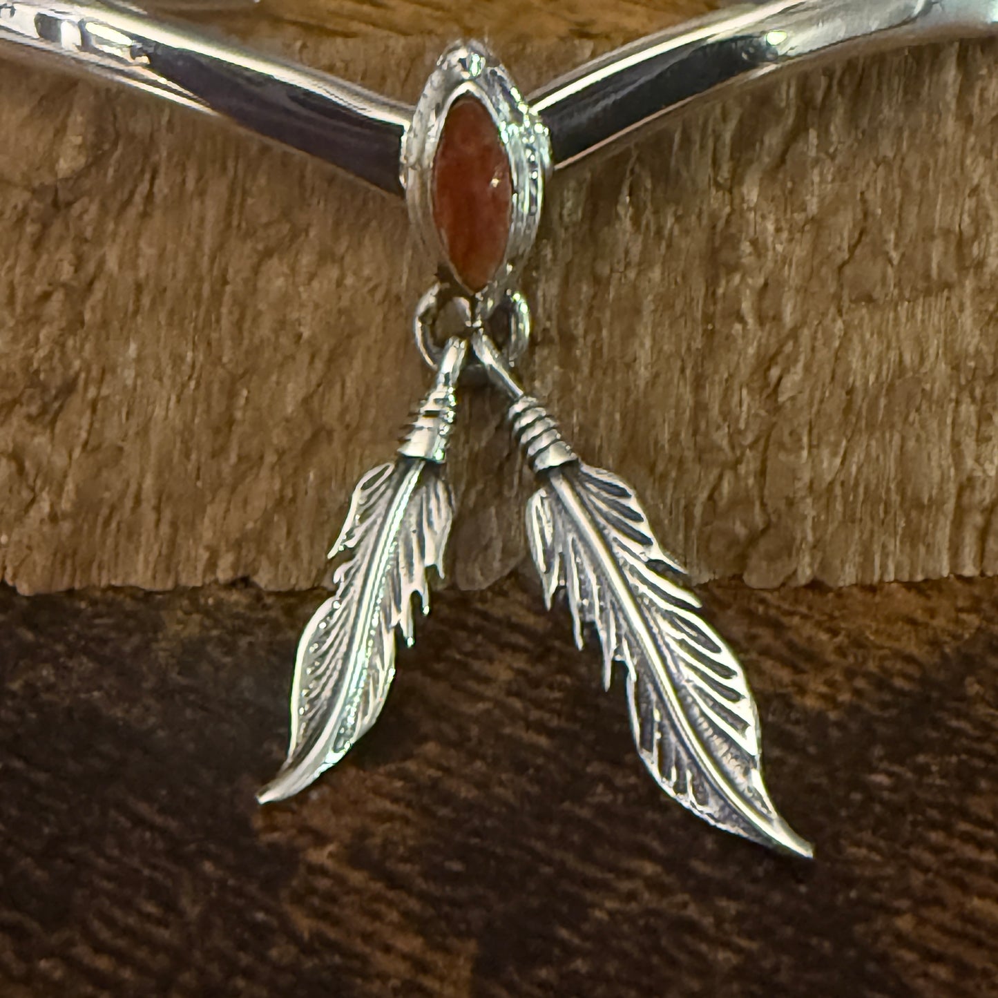 Native Inspired Spiny Oyster Feather Sterling Silver Bracelet Tahe Silver Elegant