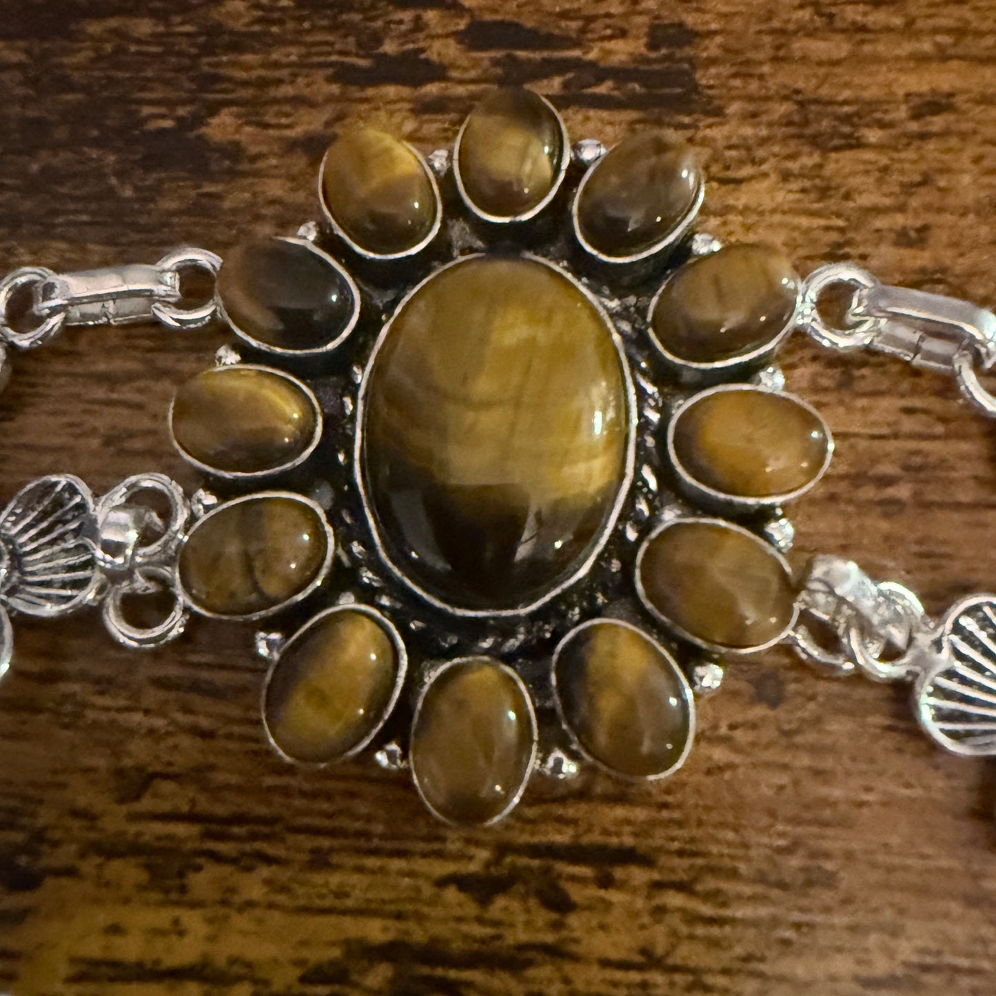 Natural Tiger's Eye Cluster Gemstone Floral Bracelet 925 Sterling Silver Silver Elegant