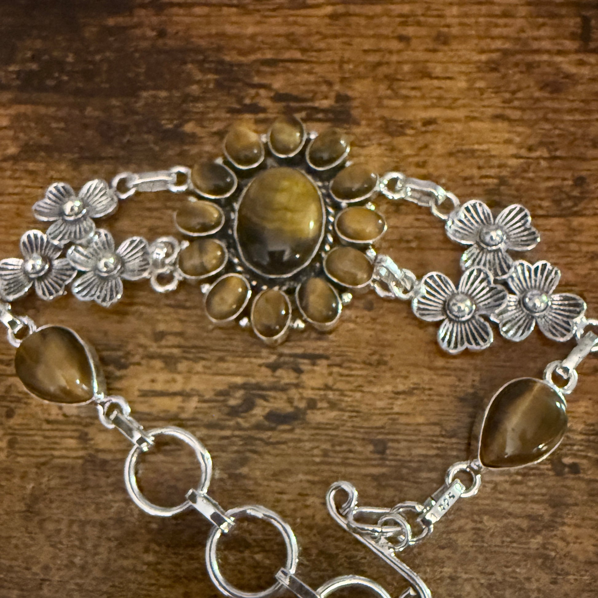Natural Tiger's Eye Cluster Gemstone Floral Bracelet 925 Sterling Silver Silver Elegant