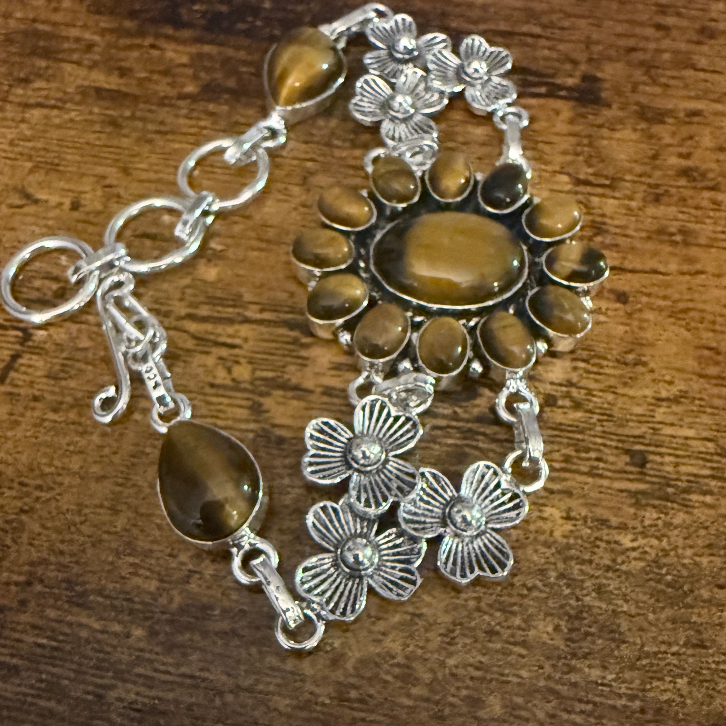 Natural Tiger's Eye Cluster Gemstone Floral Bracelet 925 Sterling Silver Silver Elegant