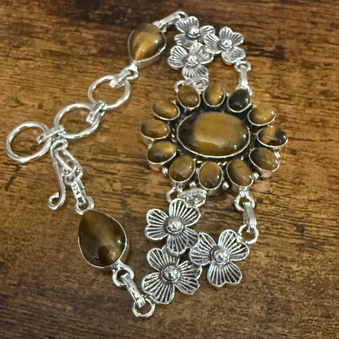 Natural Tiger's Eye Cluster Gemstone Floral Bracelet 925 Sterling Silver Silver Elegant
