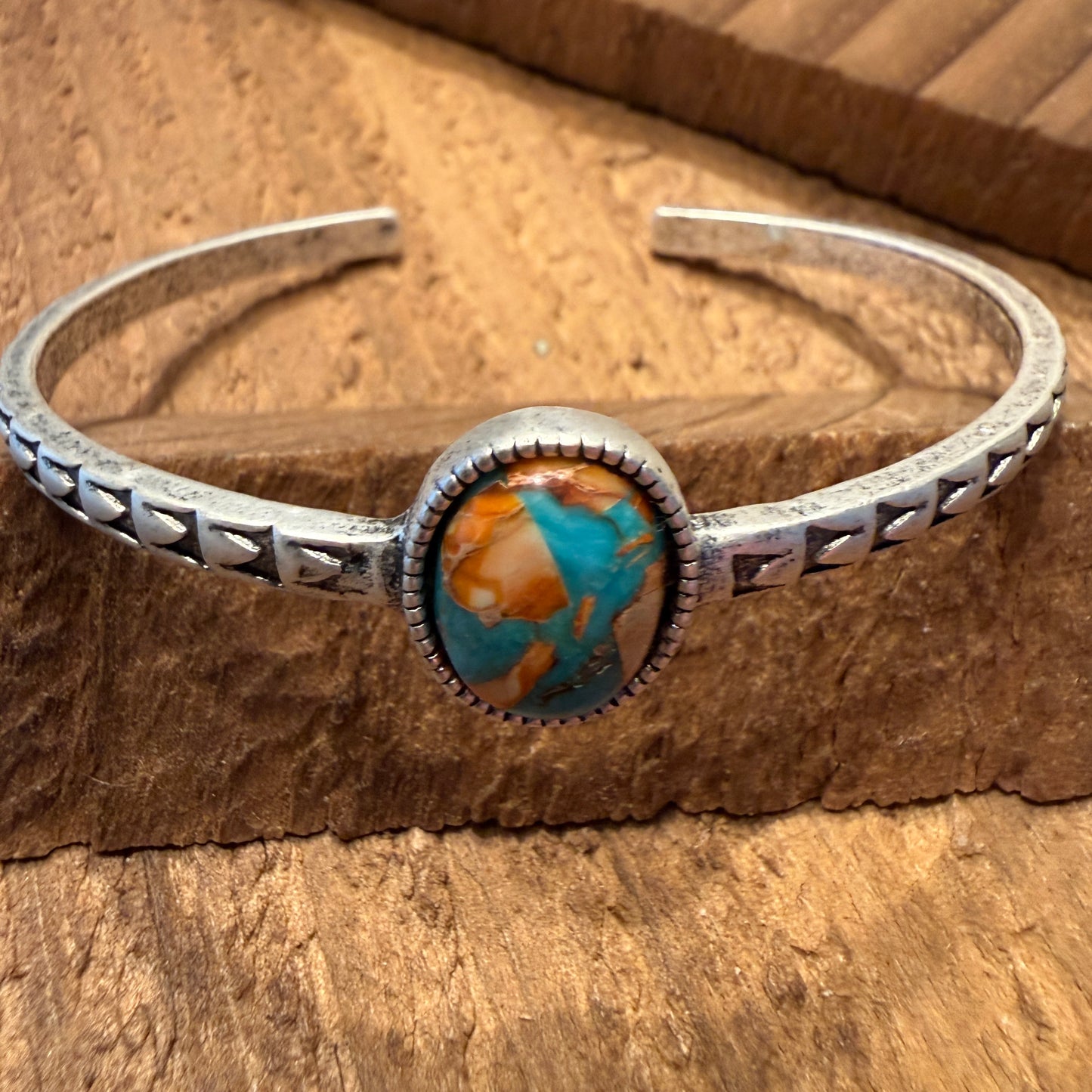 Navajo Style Southwestern Turquoise Stone Mixed Metals Bangle Bracelet Silver Elegant