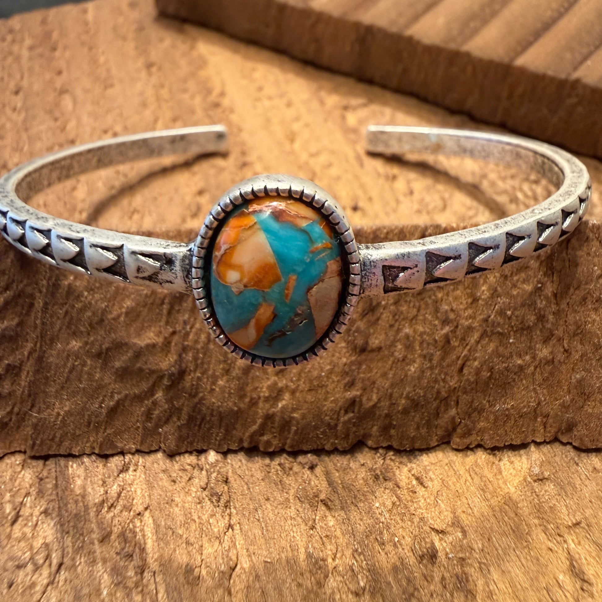 Navajo Style Southwestern Turquoise Stone Mixed Metals Bangle Bracelet Silver Elegant