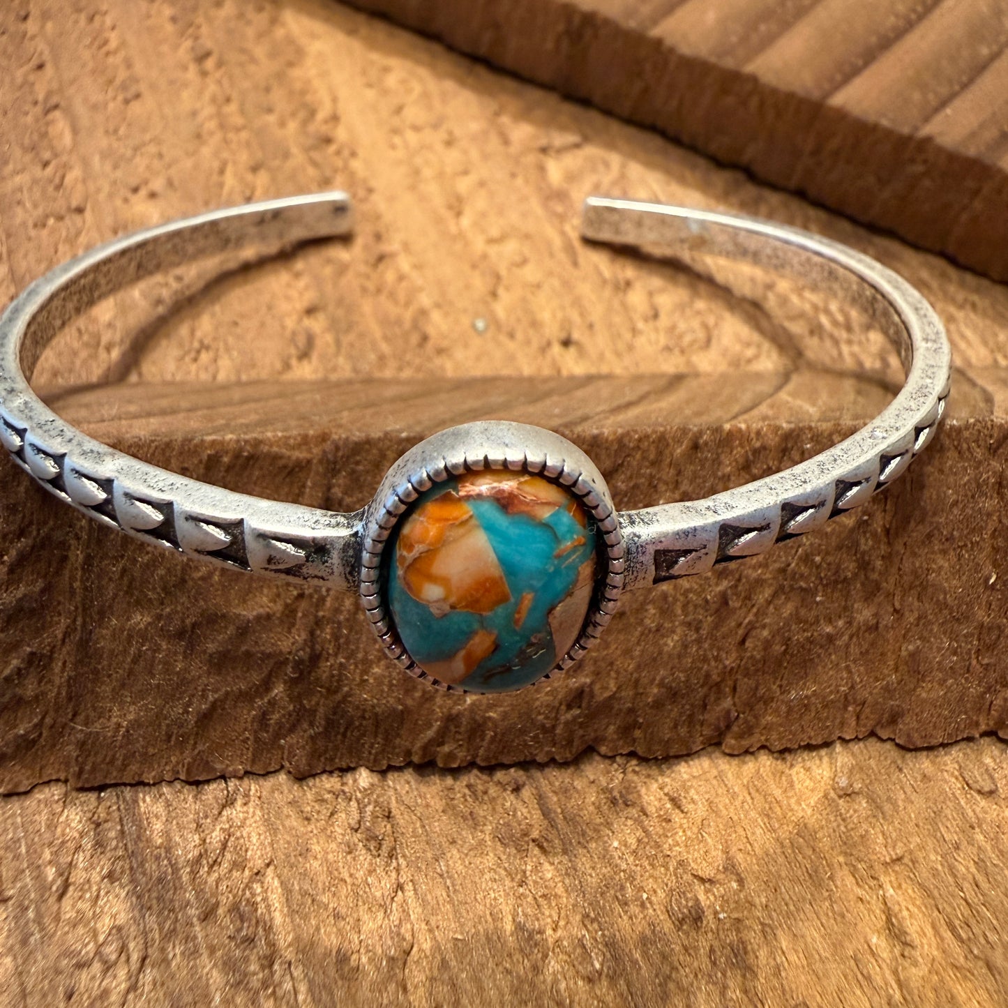 Navajo Style Southwestern Turquoise Stone Mixed Metals Bangle Bracelet Silver Elegant