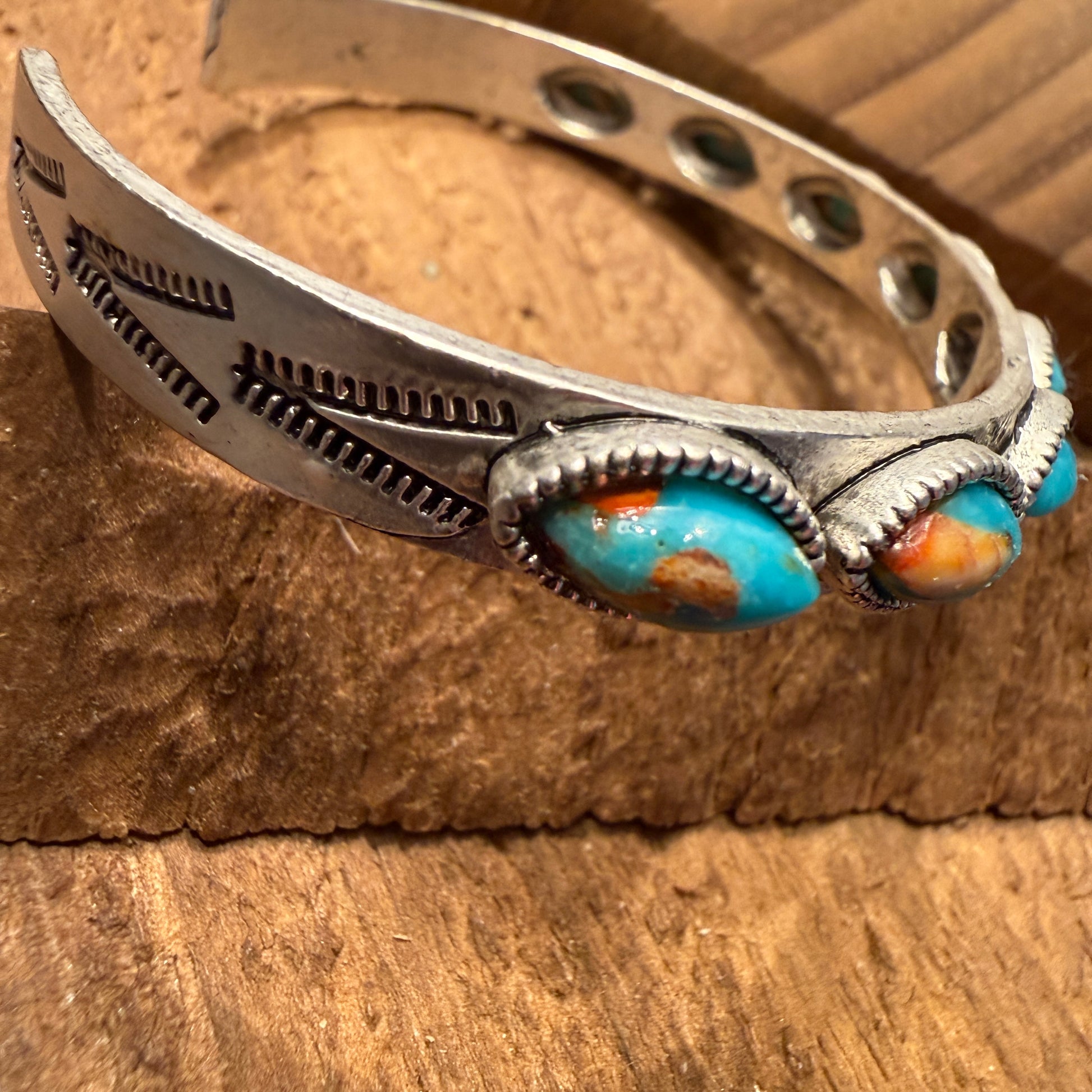 Navajo Style Turquoise Stone Bangle Bracelet Mixed Metals Silver Elegant