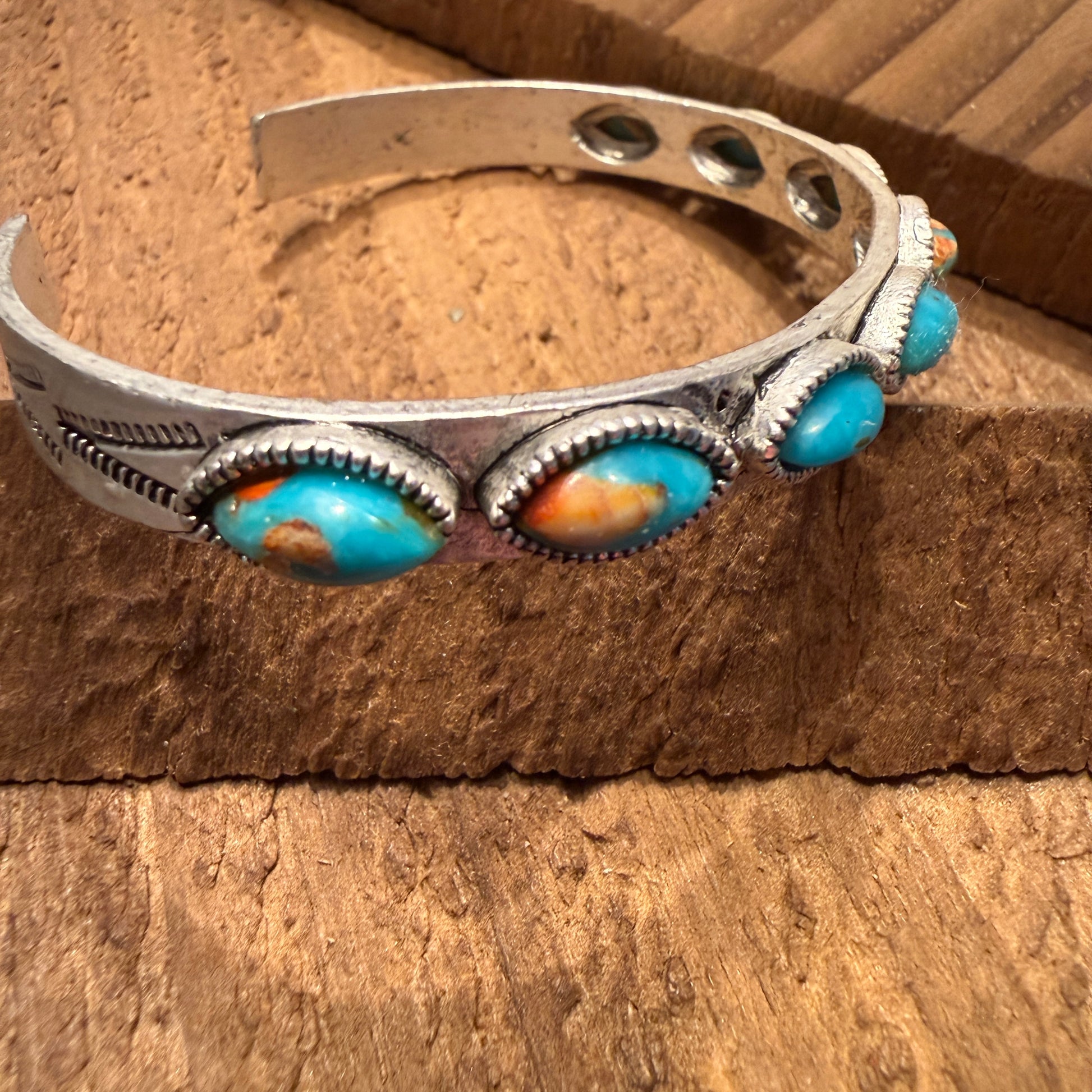 Navajo Style Turquoise Stone Bangle Bracelet Mixed Metals Silver Elegant