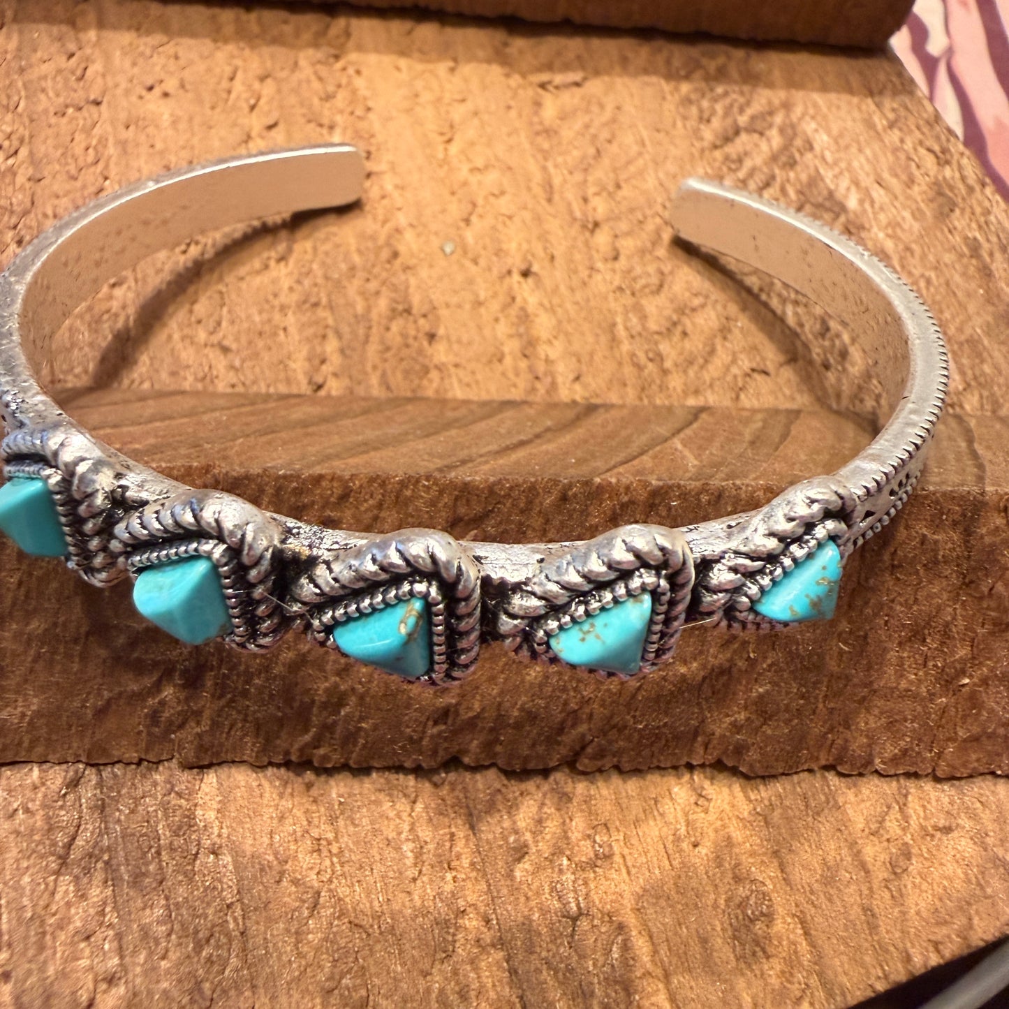 Navajo Style Natural Turquoise Stone Mixed Metals Bangle Bracelet Silver Elegant