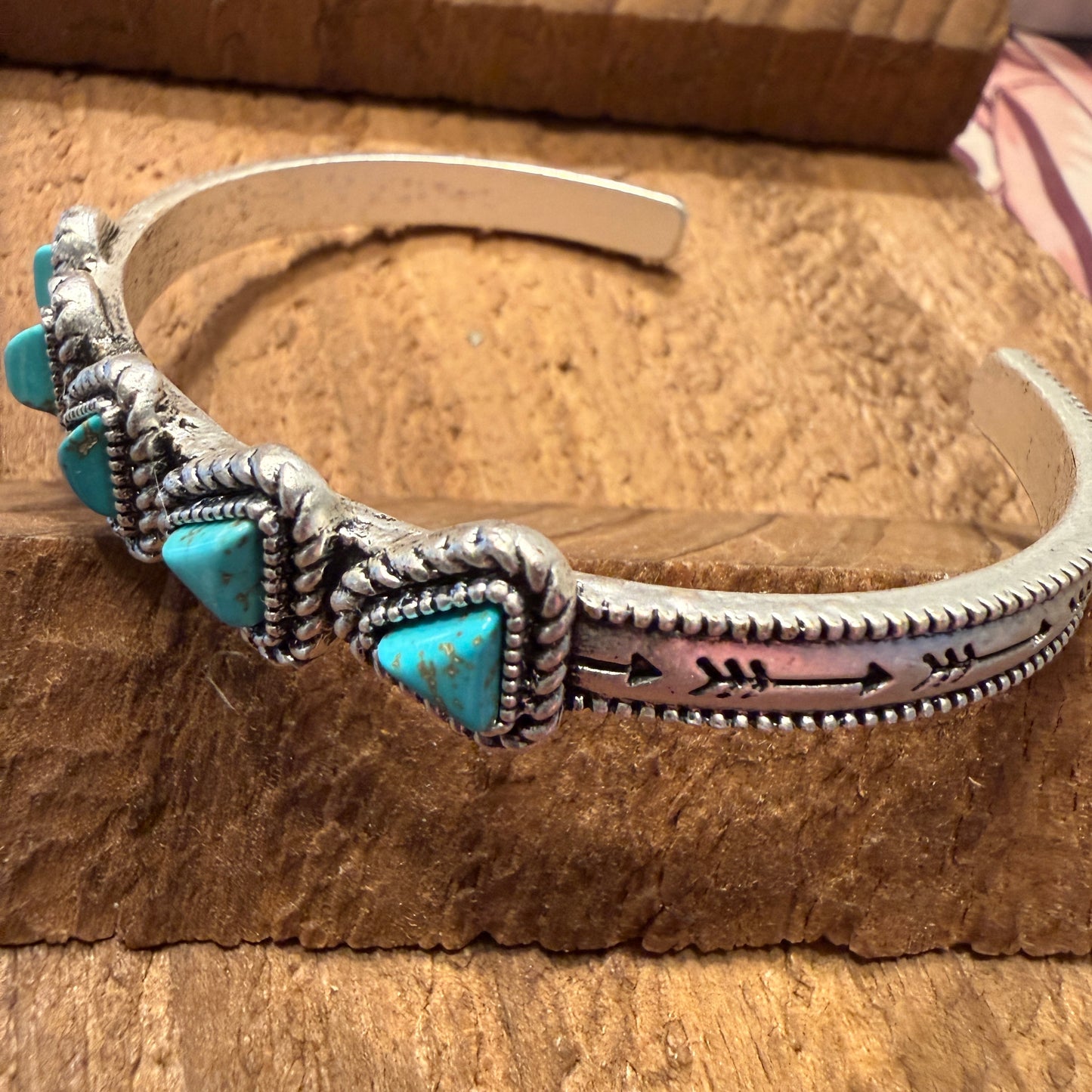 Navajo Style Natural Turquoise Stone Mixed Metals Bangle Bracelet Silver Elegant