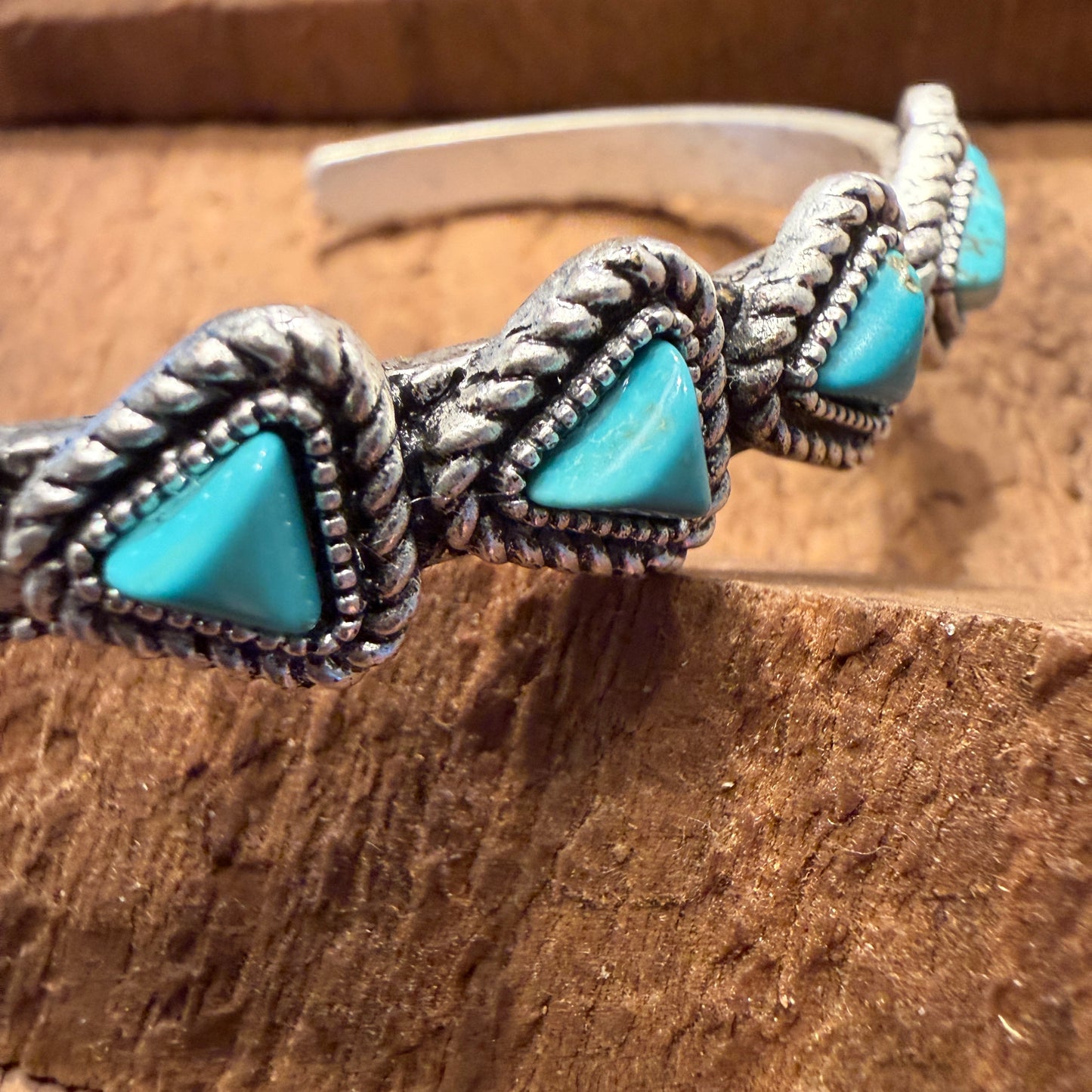 Navajo Style Natural Turquoise Stone Mixed Metals Bangle Bracelet Silver Elegant