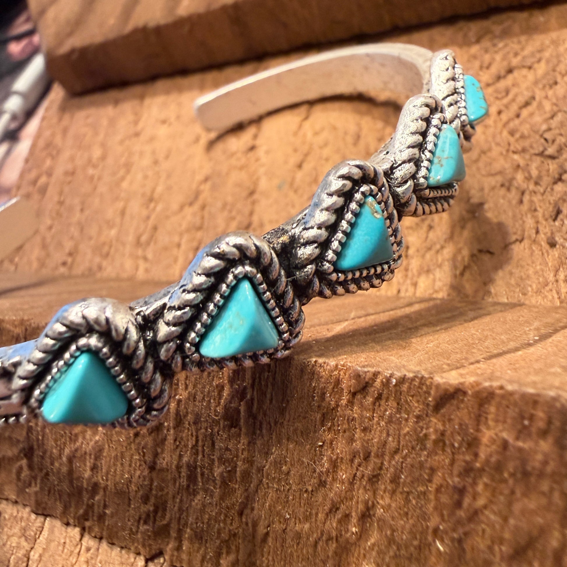 Navajo Style Natural Turquoise Stone Mixed Metals Bangle Bracelet Silver Elegant