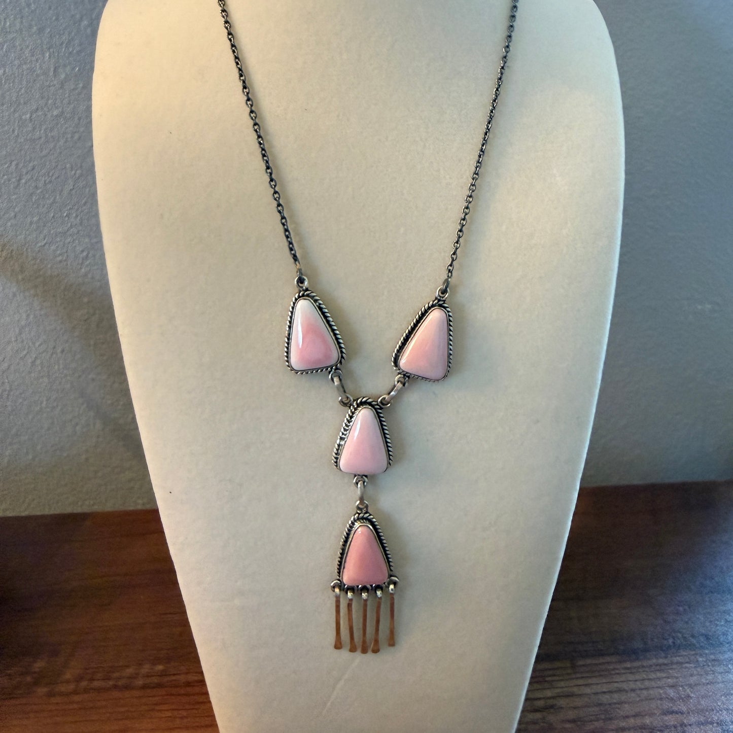 Handcrafted Pink Conch Gemstone Lariat Necklace In Sterling Silver 18 Inch Chain Wild West Boho