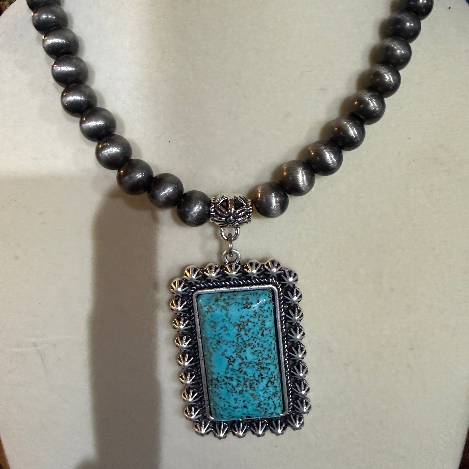 Navajo Style Turquoise Pendant 8mm Silver Tone Pearl Beads Necklace Wild West Boho