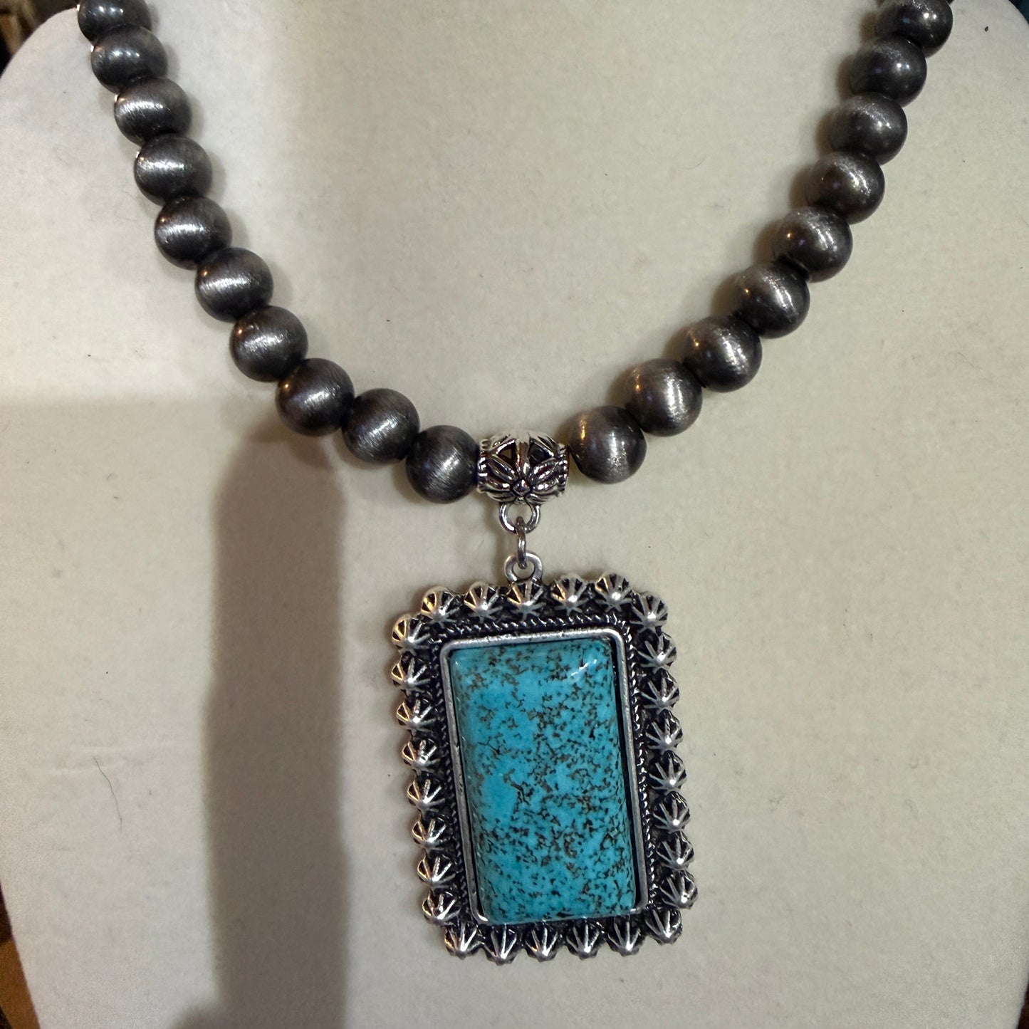 Navajo Style Turquoise Pendant 8mm Silver Tone Pearl Beads Necklace Wild West Boho