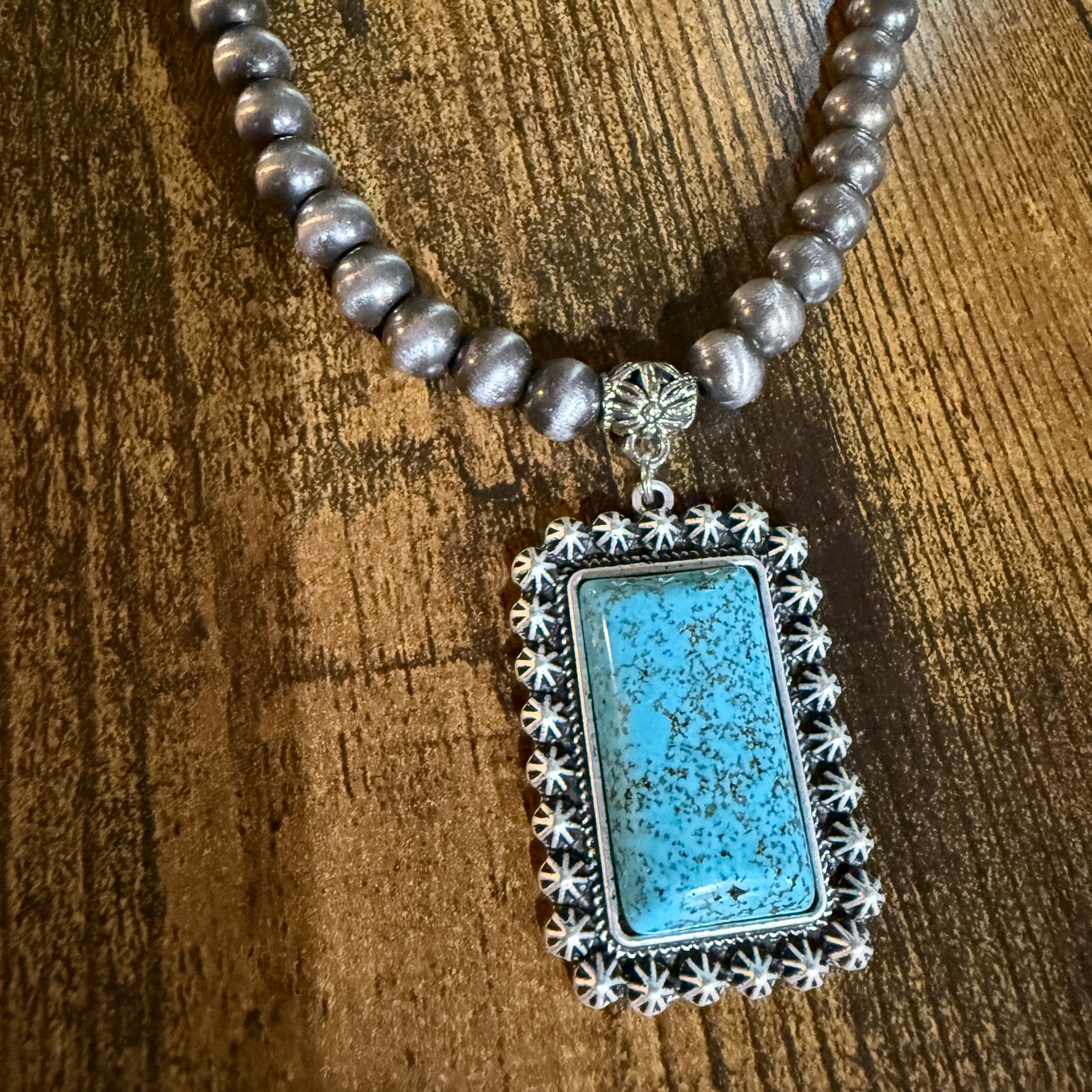 Navajo Style Turquoise Pendant 8mm Silver Tone Pearl Beads Necklace Wild West Boho