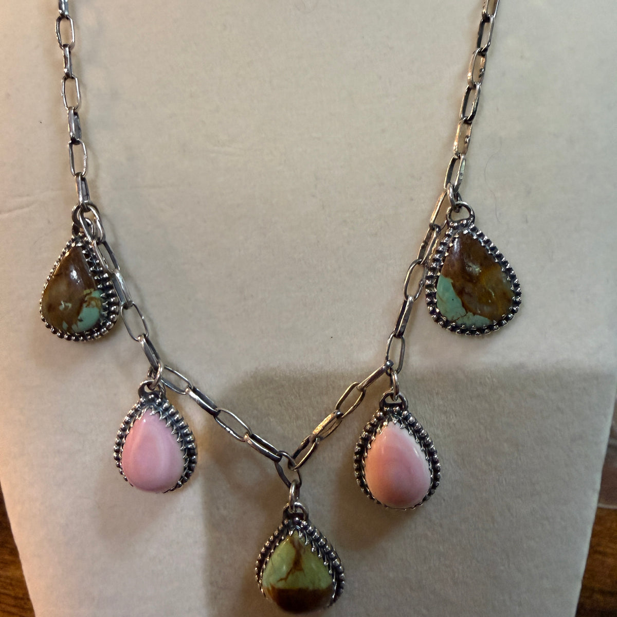 Southwestern No 8 Turquoise Gemstone Pink Conch Dahlia Lariat Necklace 20 Inch Wild West Boho