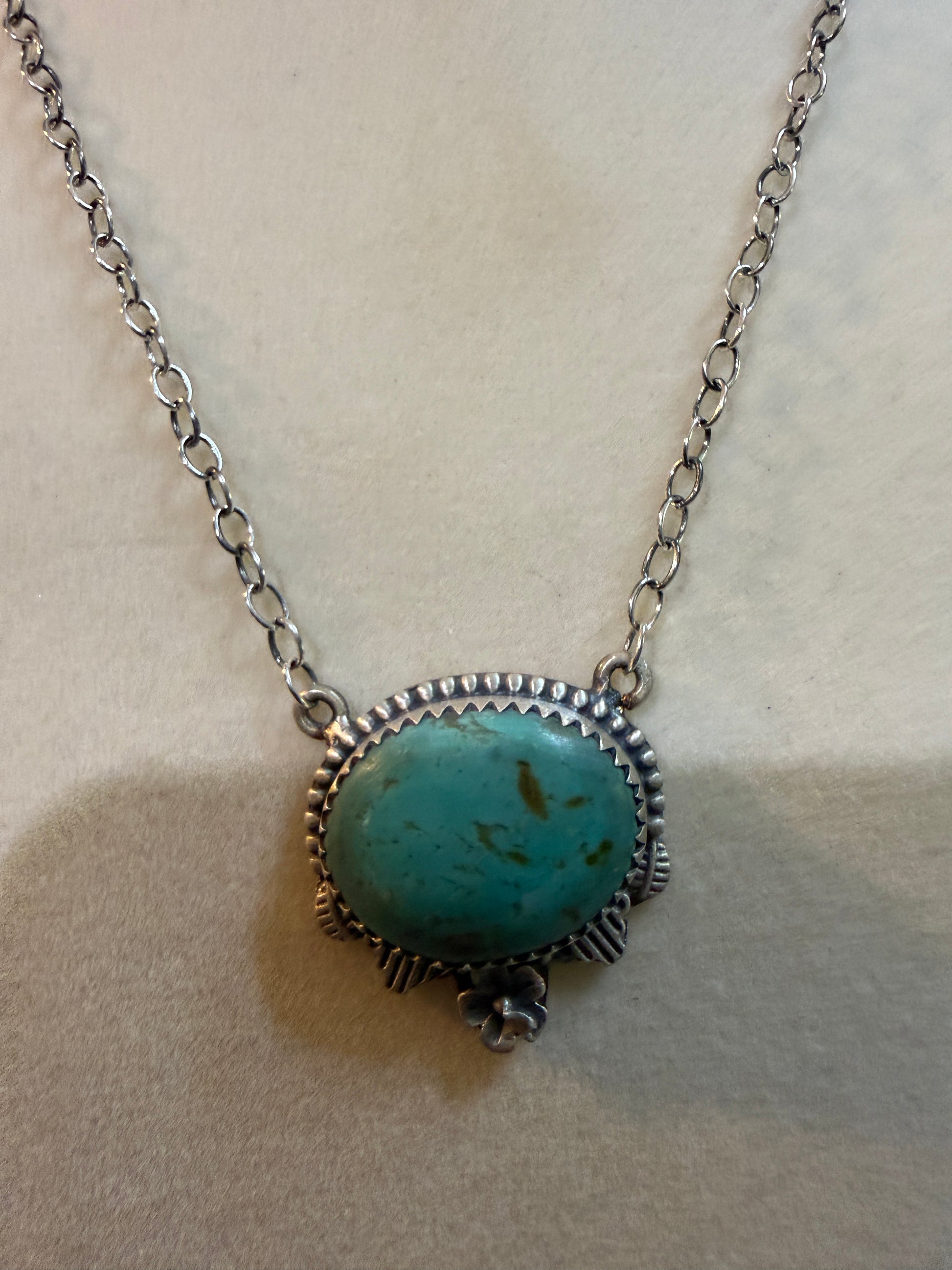 Navajo Style Kingman Turquoise Gemstone Necklace Sterling Silver 18 Inch Wild West Boho
