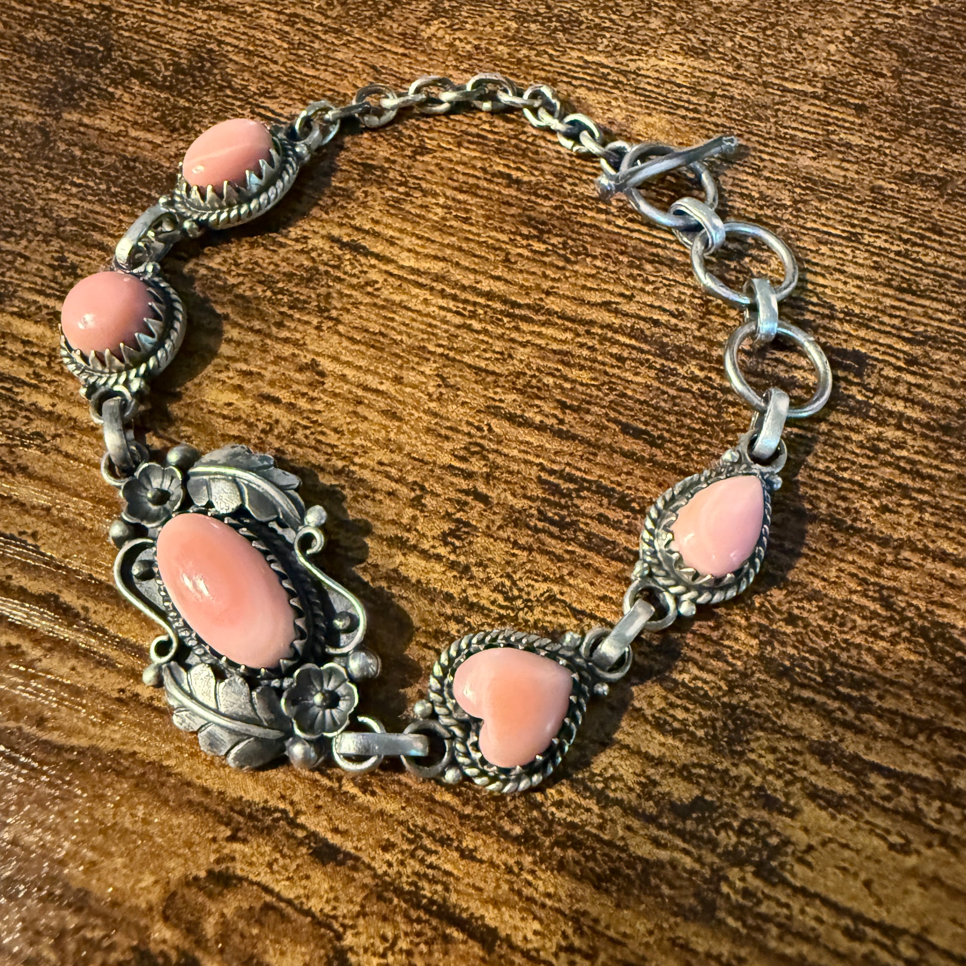 Antique Style Pink Conch Bracelet 8 Inches Oxidized Sterling Silver Adjustable Wild West Boho