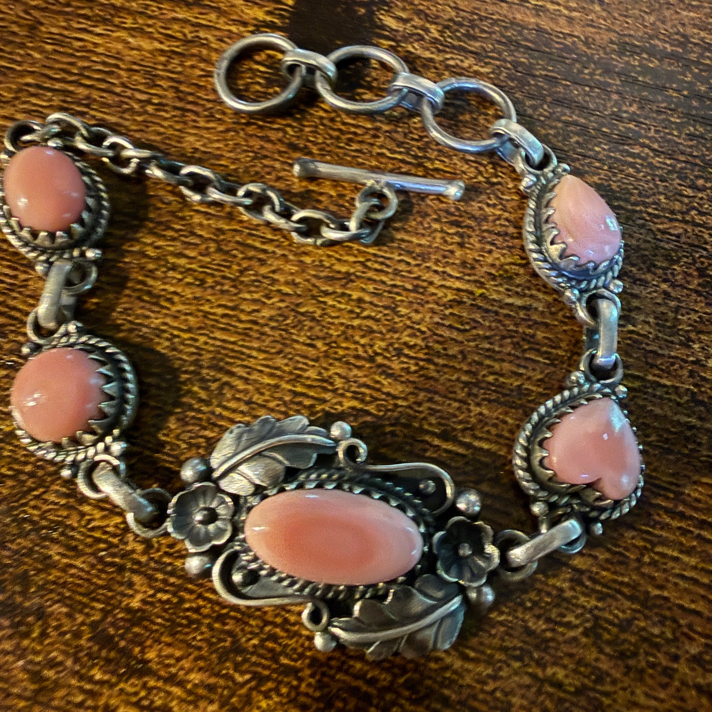 Antique Style Pink Conch Bracelet 8 Inches Oxidized Sterling Silver Adjustable Wild West Boho