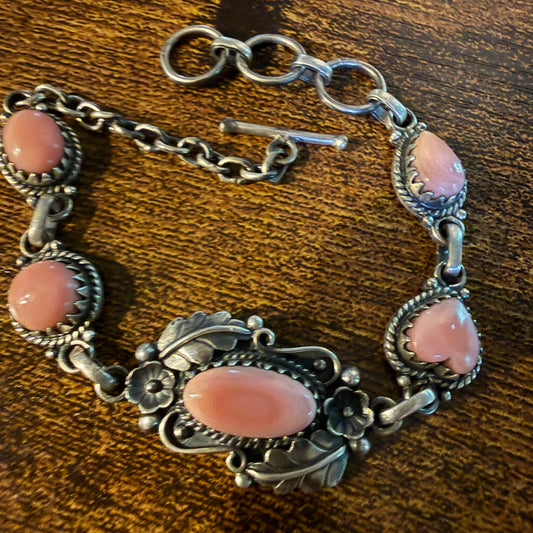 Antique Style Pink Conch Bracelet 8 Inches Oxidized Sterling Silver Adjustable Wild West Boho