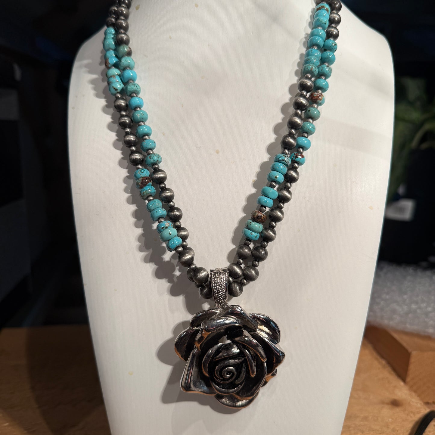 21 Inch Double Silver Desert Pearl Blue Turquoise Stone Necklace With Rose Wild West Boho
