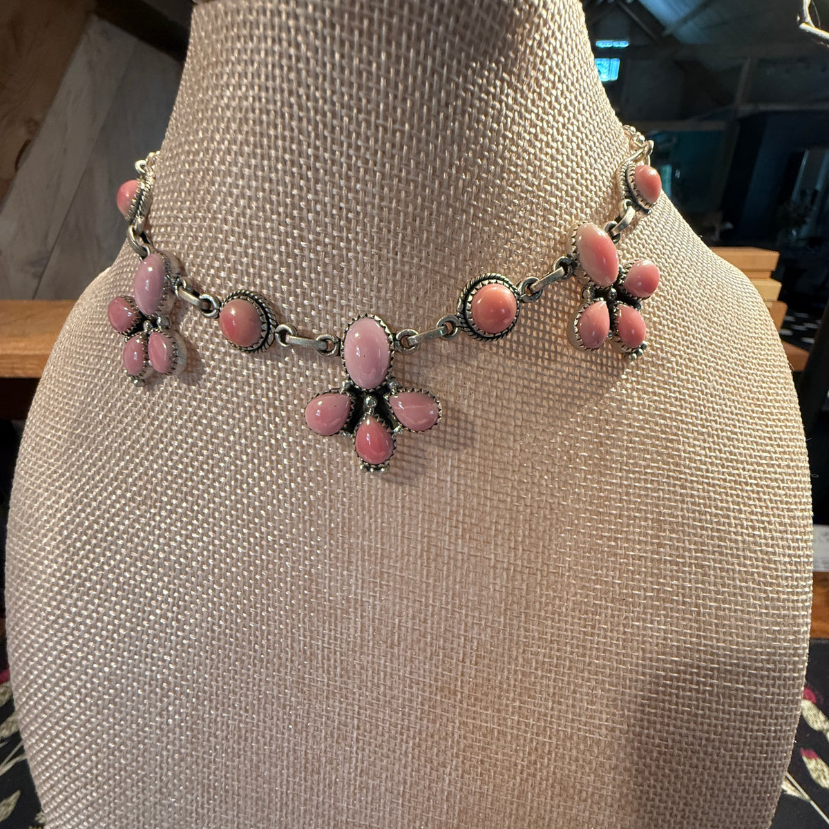 Queen Pink Conch 14 Inch Floral Choker Necklace in Sterling Silver Wild West Boho