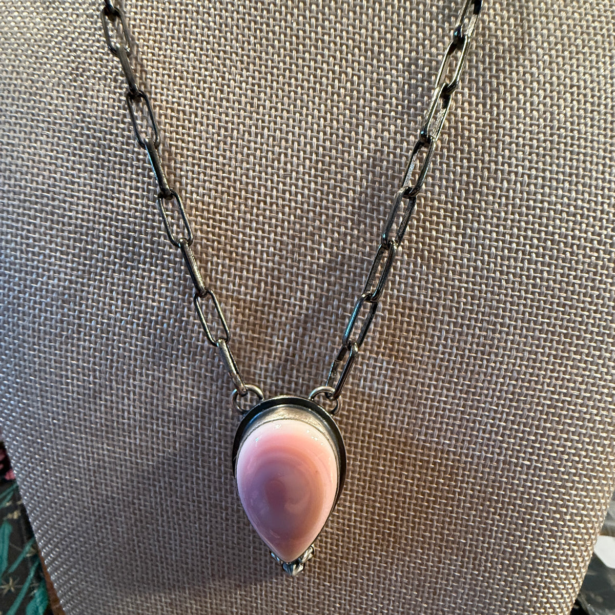 Native Signed Tony Yazzi Queen Pink Conch Heavy Paper Clip Chain Necklace Sterling Silver Wild West Boho