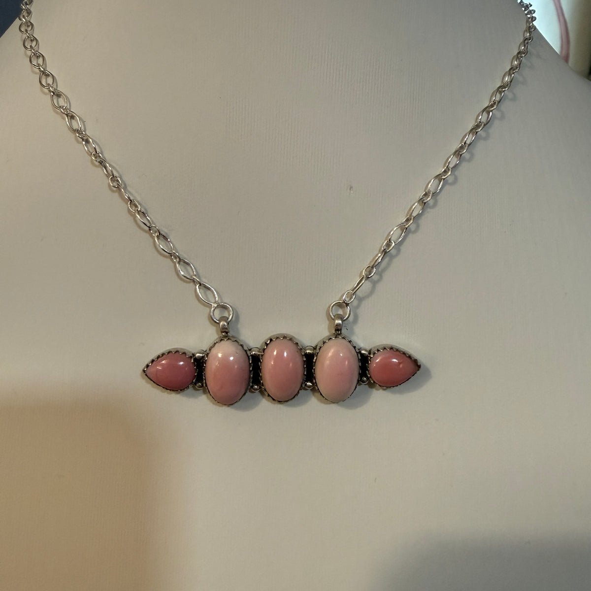 Queen Pink Conch 2 Inch Bar Necklace In Sterling Silver 18 Inch Chain Wild West Boho