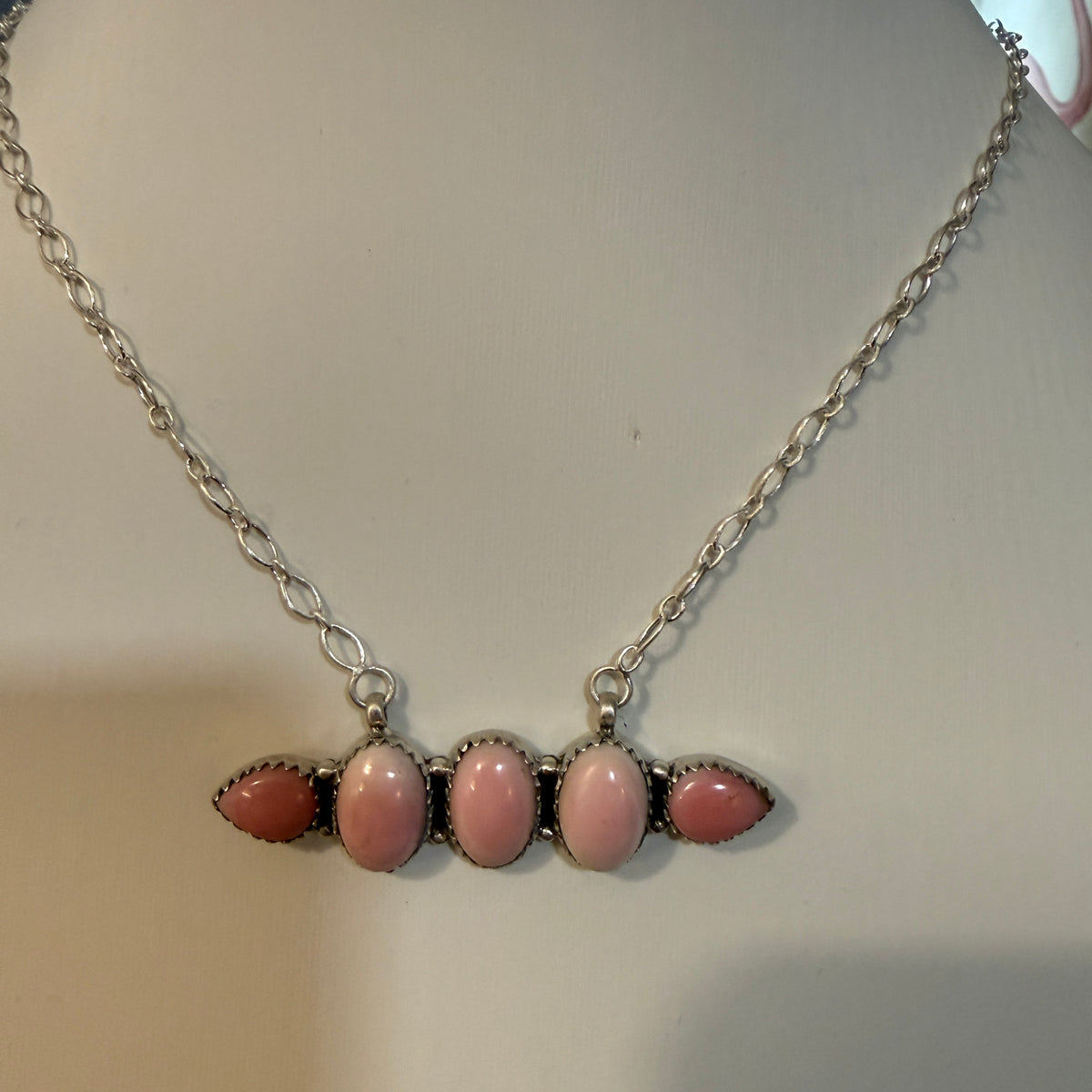 Queen Pink Conch 2 Inch Bar Necklace In Sterling Silver 18 Inch Chain Wild West Boho