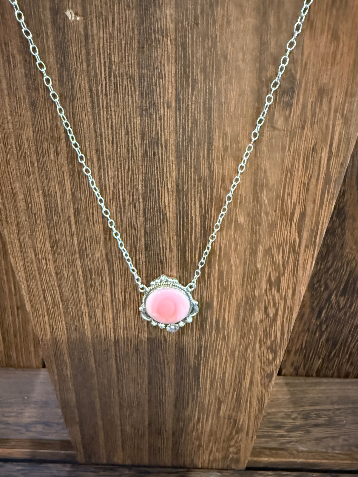 Queen Pink Conch 20 Inch Chain Necklace in Sterling Silver