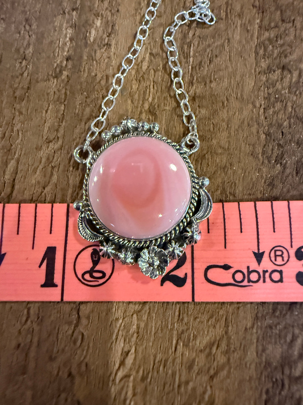 Queen Pink Conch 20 Inch Chain Necklace in Sterling Silver