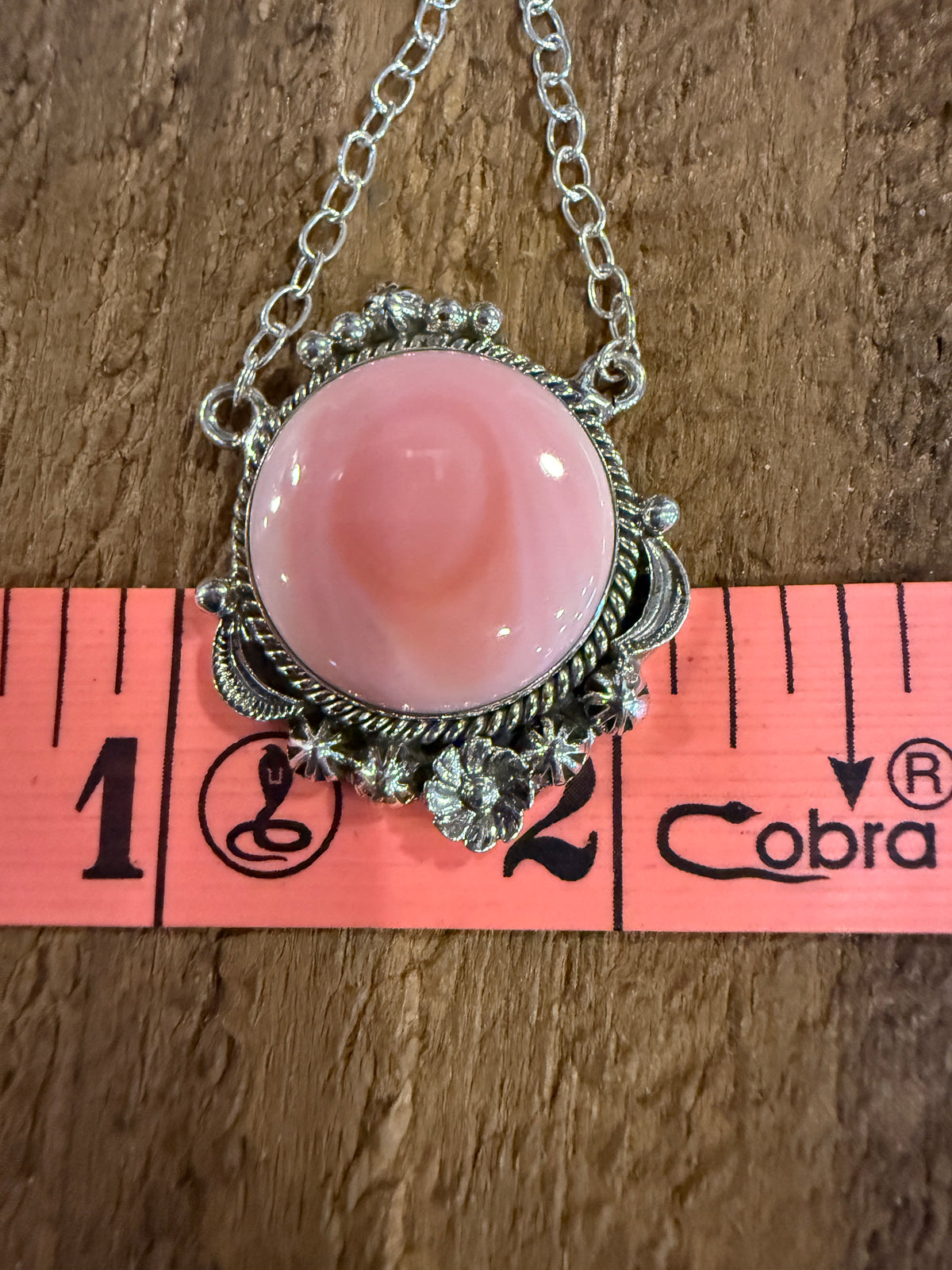 Queen Pink Conch 20 Inch Chain Necklace in Sterling Silver