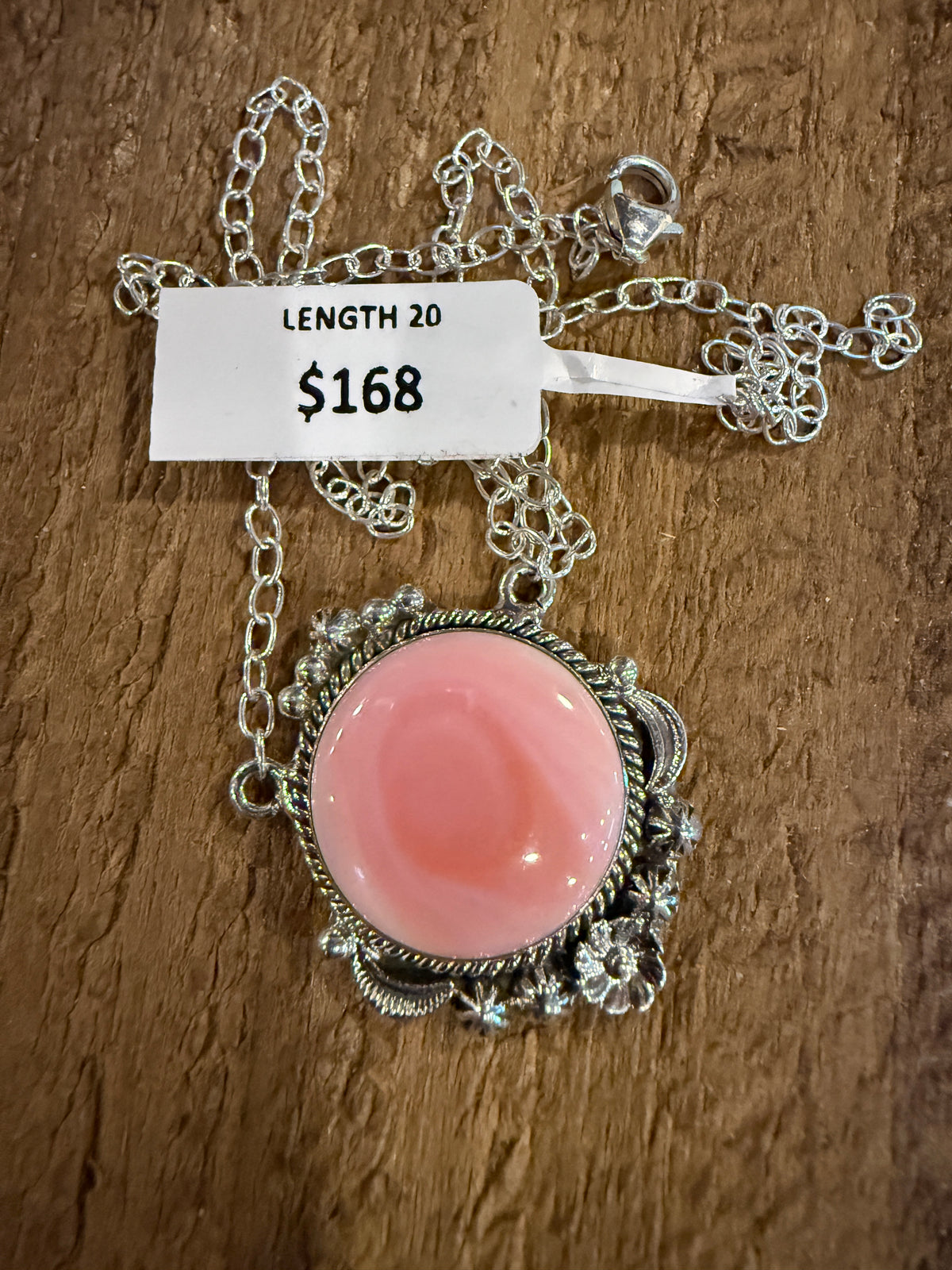 Queen Pink Conch 20 Inch Chain Necklace in Sterling Silver