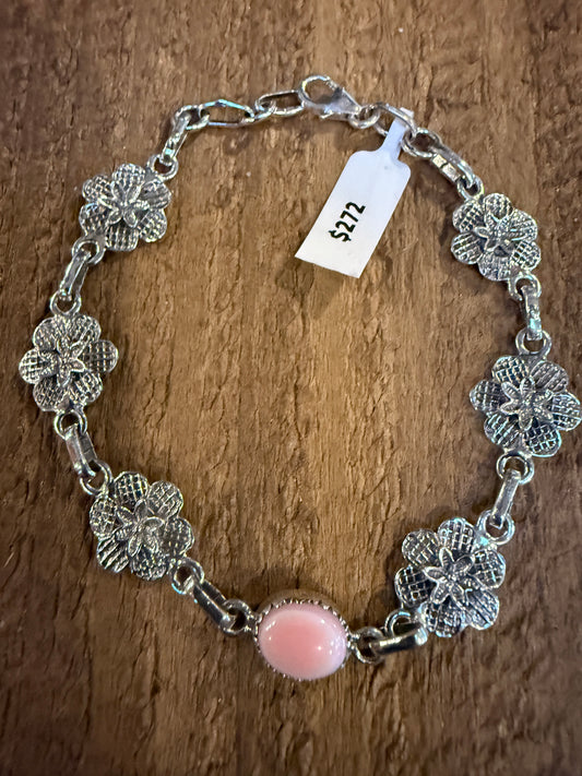 Queen Pink Conch Floral 8 Inch Link Bracelet in Sterling Silver