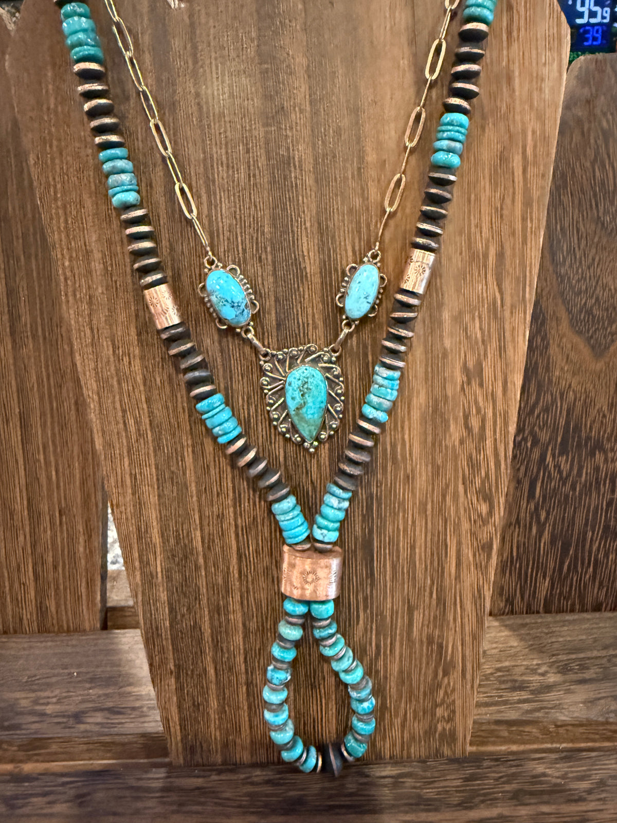 Kingman Turquoise Choker or Lariat Necklace and Totum Saucer Desert Pearl in Genuine Copper Gift Set