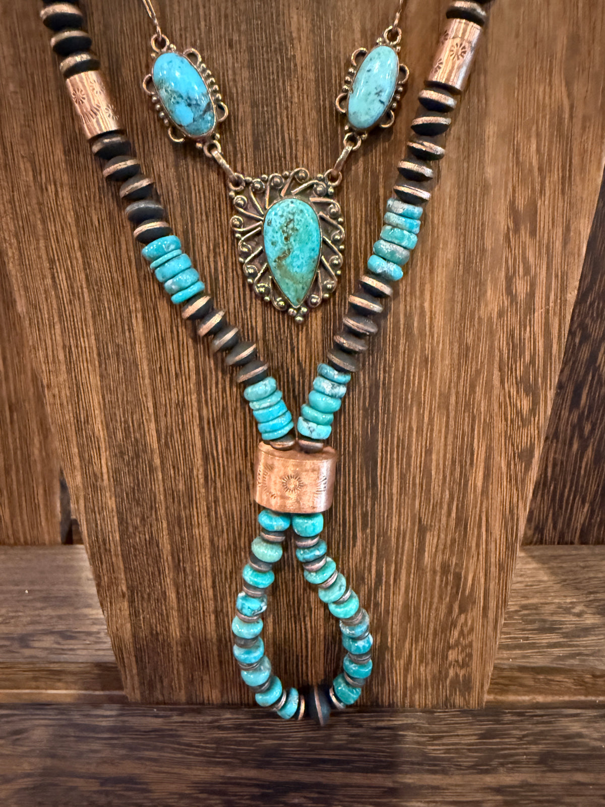 Kingman Turquoise Choker or Lariat Necklace and Totum Saucer Desert Pearl in Genuine Copper Gift Set