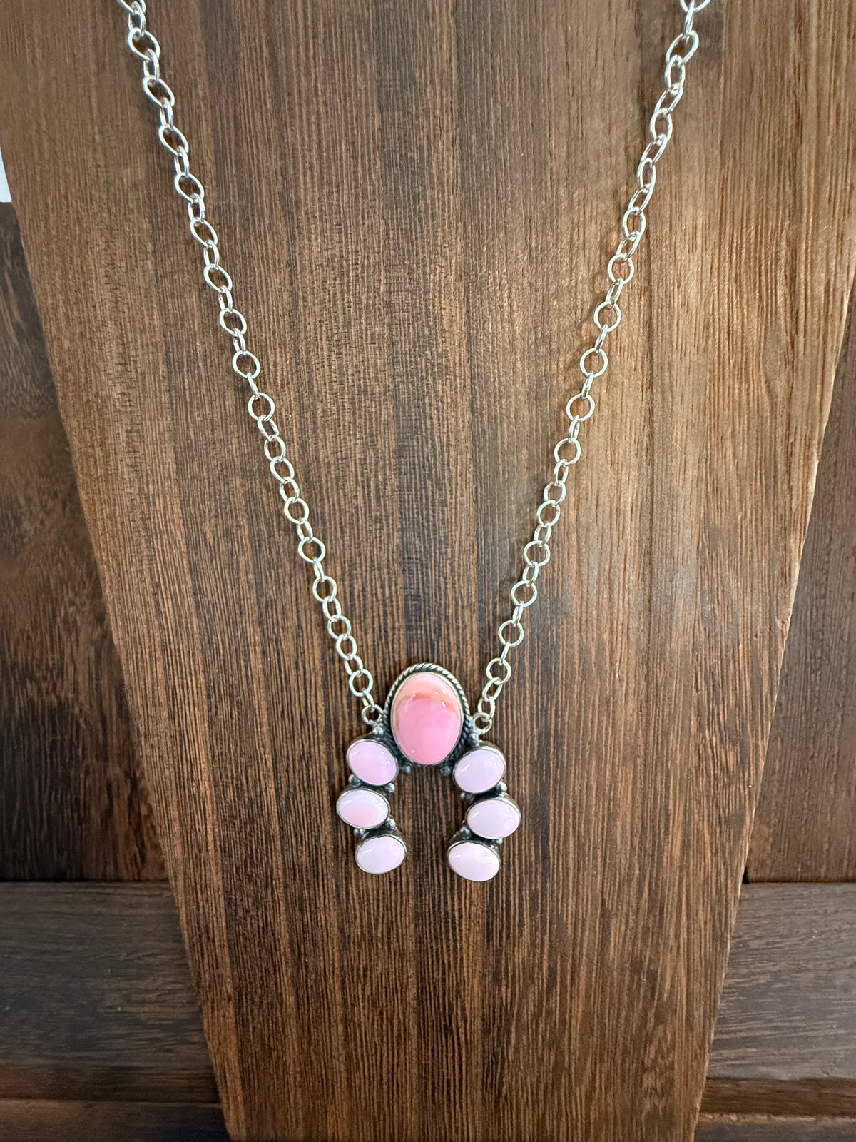 Queen Pink Conch Nadja Chain Pendant Necklace in Sterling Silver 18 Inch Chain