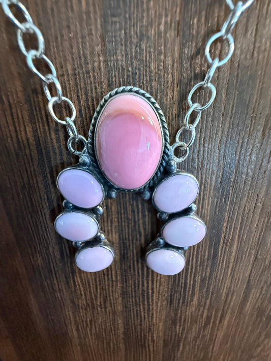 Queen Pink Conch Nadja Chain Pendant Necklace in Sterling Silver 18 Inch Chain